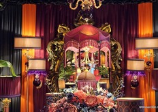 De Lumière-collectie, ontworpen door Mariëlle De Graaf - Blok, onderscheidt zich met originele ontwerpen uitgevoerd in materialen als brons, keramiek en glas.